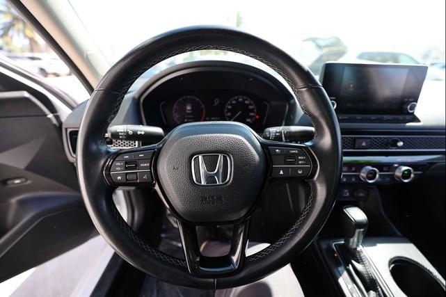 Photo of 2022 Platinum White Pearl Honda Civic