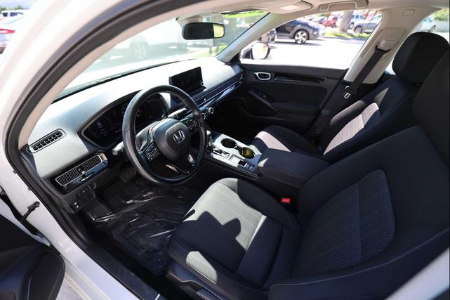 Photo of 2022 Platinum White Pearl Honda Civic