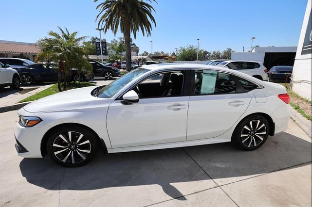 Photo of 2022 Platinum White Pearl Honda Civic