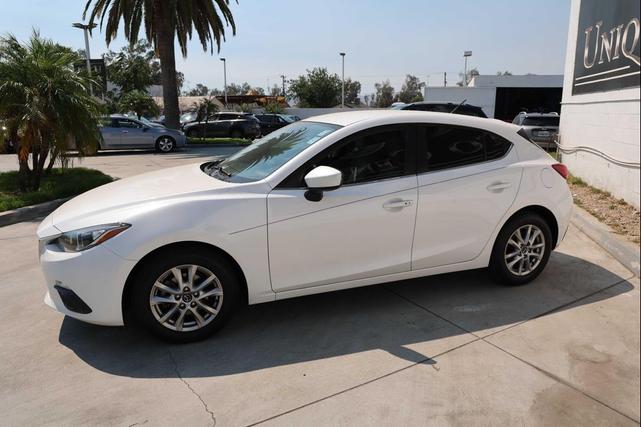 Photo of 2015 Snowflake White Pearl Mica Mazda Mazda3