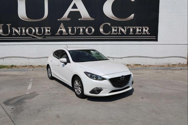 Photo of 2015 Snowflake White Pearl Mica Mazda Mazda3