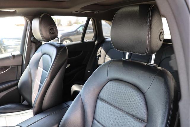 Photo of 2017 WHITE Mercedes-Benz GLC 300