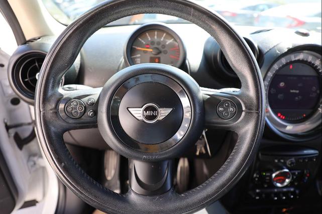 Photo of 2016 Light White MINI Countryman