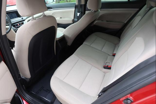 Photo of 2018 Scarlet Red Hyundai ELANTRA