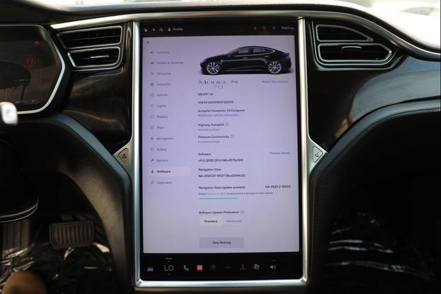 Photo of 2016 BLACK Tesla Model S