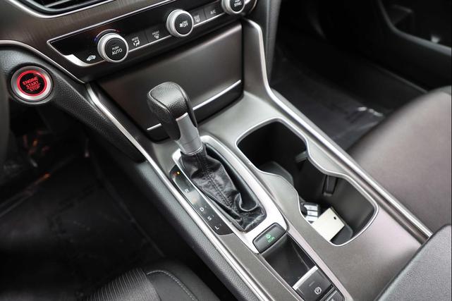 Photo of 2020 Lunar Silver Metallic Honda Accord