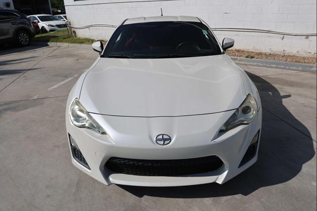 Photo of 2013 Whiteout Scion FR-S