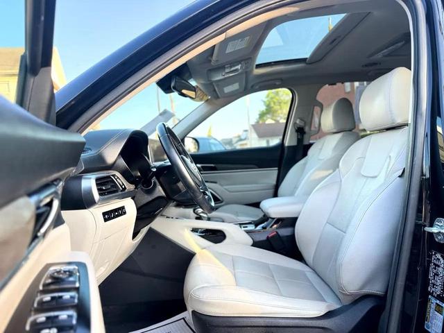 Photo of 2021 Ebony Black Kia Telluride