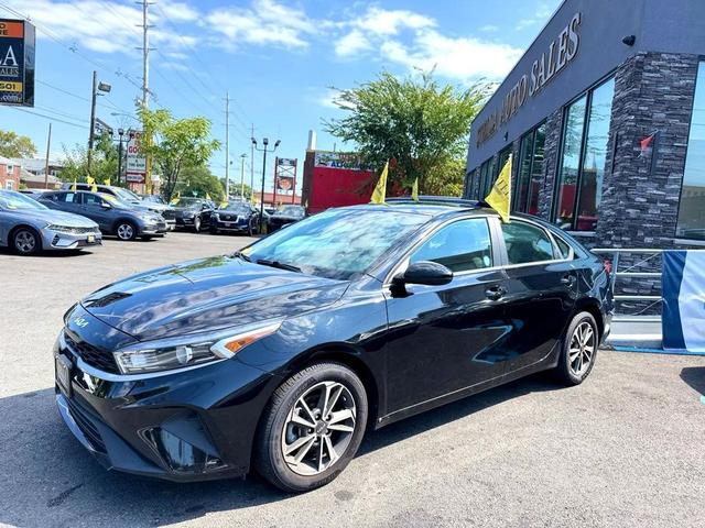 Photo of 2022 Aurora Black Kia Forte
