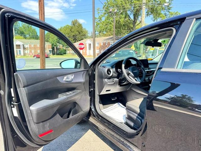 Photo of 2022 Aurora Black Kia Forte
