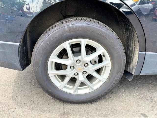 Photo of 2023 Mosaic Black Metallic Chevrolet Equinox