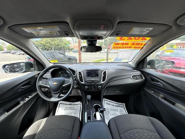Photo of 2023 Mosaic Black Metallic Chevrolet Equinox