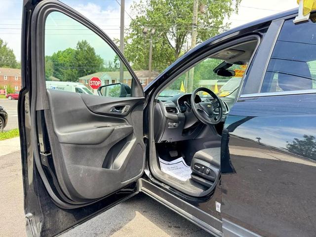 Photo of 2023 Mosaic Black Metallic Chevrolet Equinox