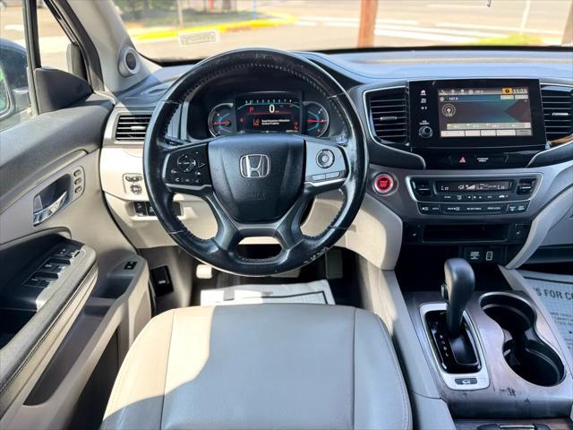 Photo of 2019 GREY Honda Pilot