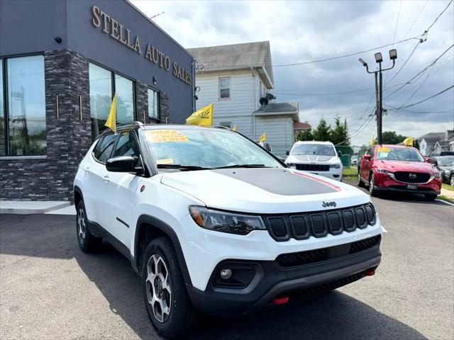 Photo of 2022 Bright White Clearcoat Jeep Compass