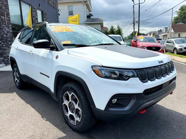 Photo of 2022 Bright White Clearcoat Jeep Compass