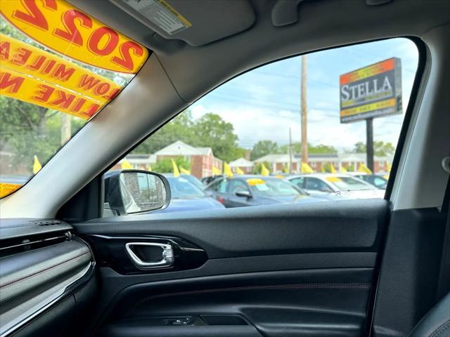 Photo of 2022 Bright White Clearcoat Jeep Compass