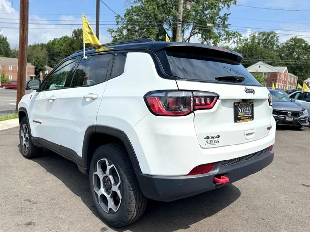 Photo of 2022 Bright White Clearcoat Jeep Compass