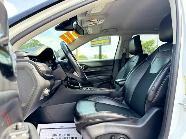 Photo of 2022 Bright White Clearcoat Jeep Compass
