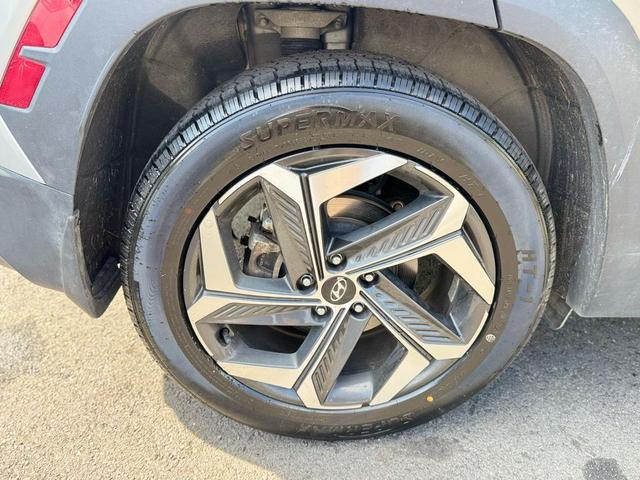 Photo of 2024 Shimmering Silver Hyundai TUCSON