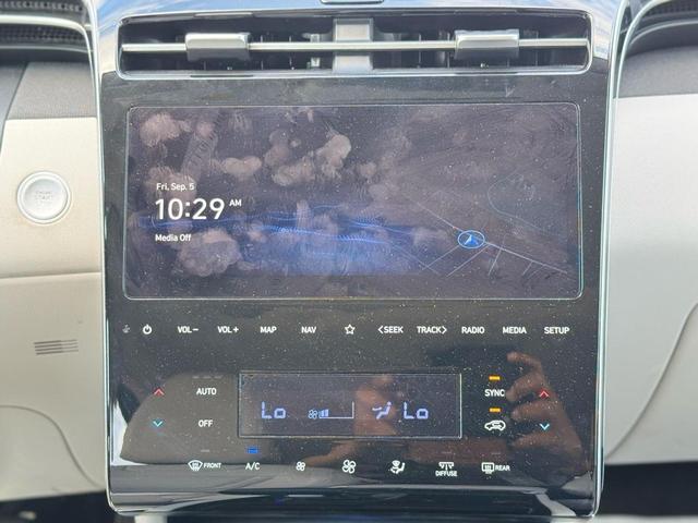 Photo of 2024 Shimmering Silver Hyundai TUCSON