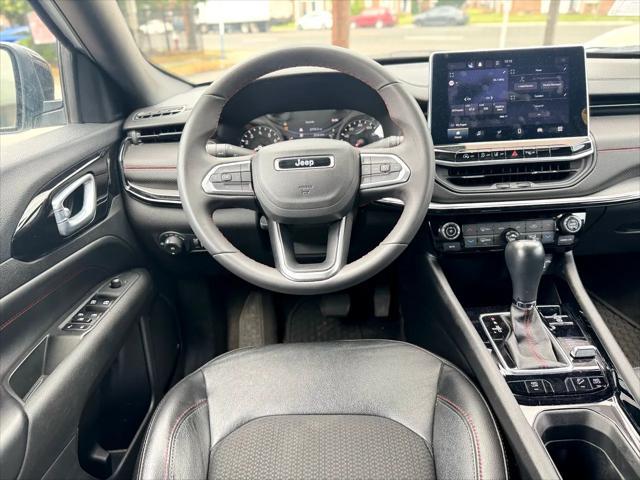 Photo of 2023 Bright White Clearcoat Jeep Compass