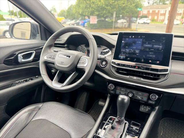 Photo of 2023 Bright White Clearcoat Jeep Compass