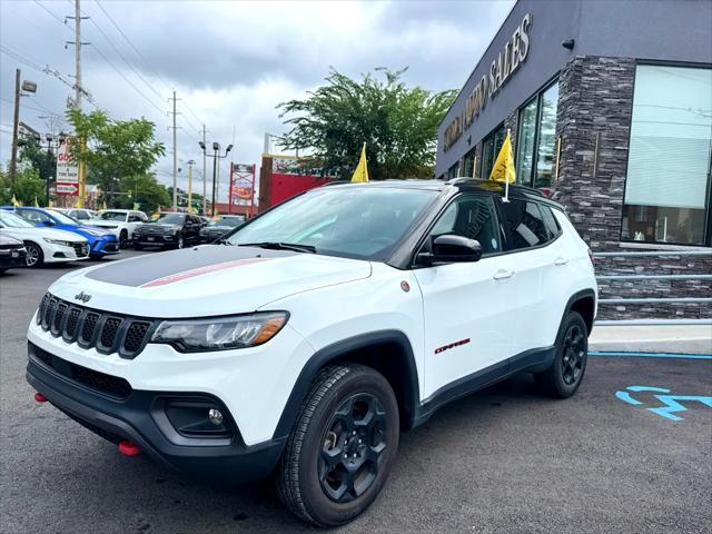 Photo of 2023 Bright White Clearcoat Jeep Compass
