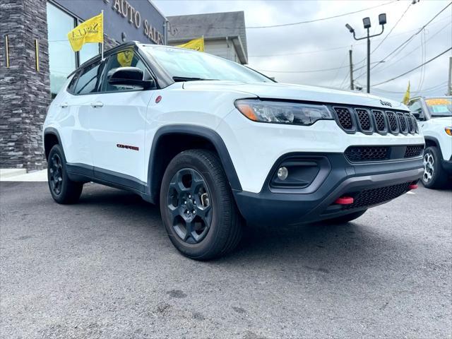 Photo of 2023 Bright White Clearcoat Jeep Compass
