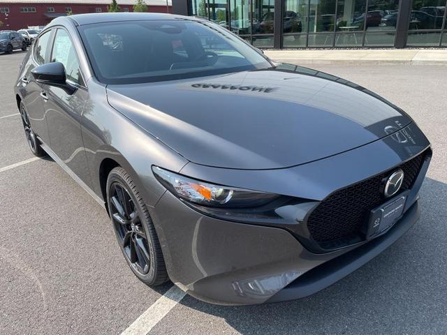 Photo of 2025 Machine Gray Metallic Mazda Mazda3