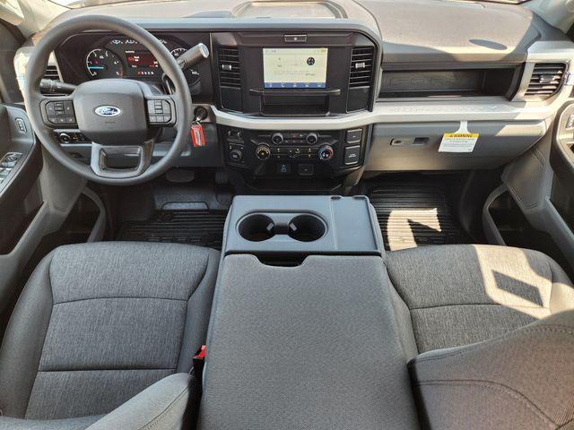 Photo of 2025 Oxford White Ford F-350