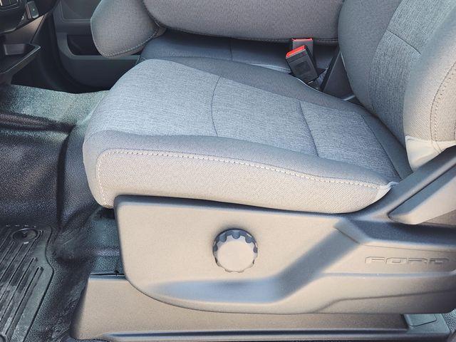 Photo of 2025 Oxford White Ford F-350