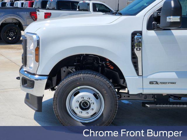 Photo of 2025 Oxford White Ford F-350