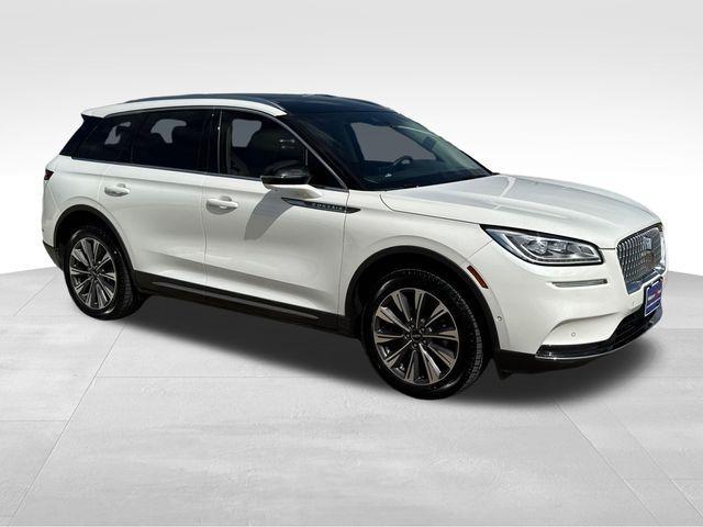 Photo of 2022 Pristine White Lincoln Corsair