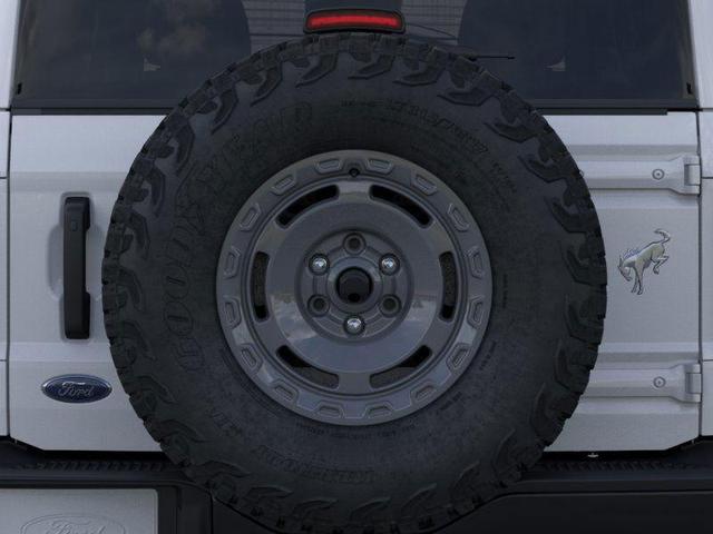 Photo of 2025 White Ford Bronco