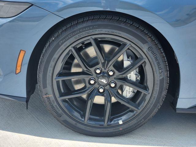 Photo of 2025 Blue Ford Mustang