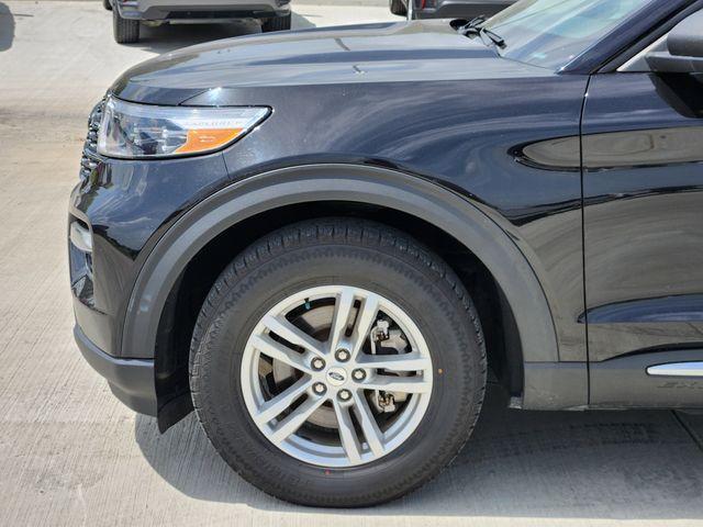 Photo of 2023 Agate Black Metallic Ford Explorer
