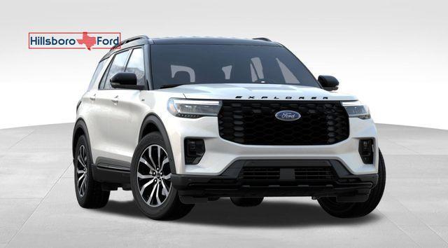 Photo of 2025 White Metallic Ford Explorer