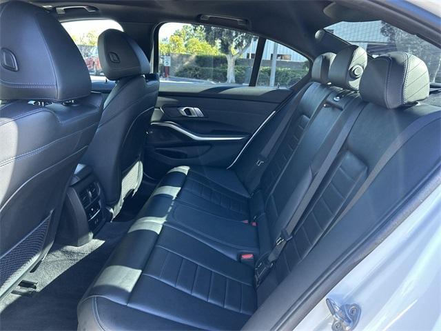 Photo of 2021 Alpine White BMW M340