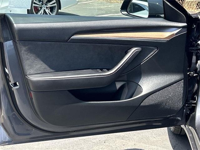Photo of 2023 Midnight Silver Metallic Tesla Model 3