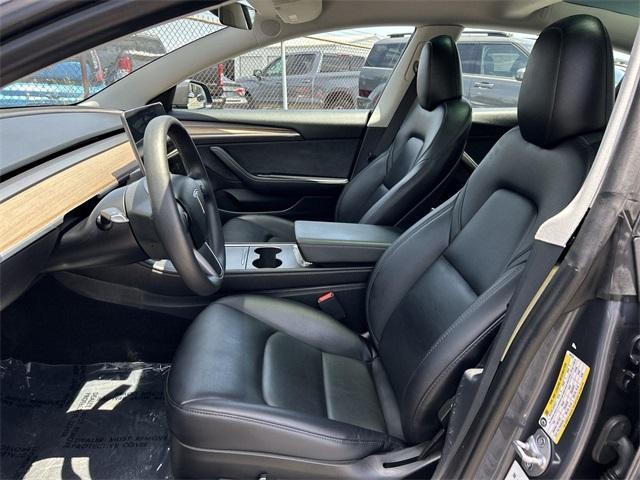 Photo of 2023 Midnight Silver Metallic Tesla Model 3
