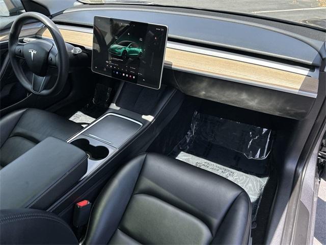 Photo of 2023 Midnight Silver Metallic Tesla Model 3