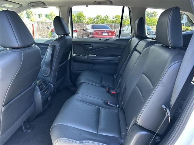 Photo of 2021 Platinum White Pearl Honda Pilot