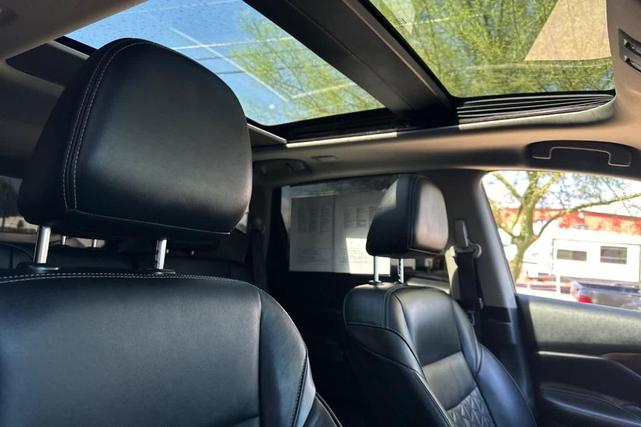 Photo of 2020 White Nissan Murano