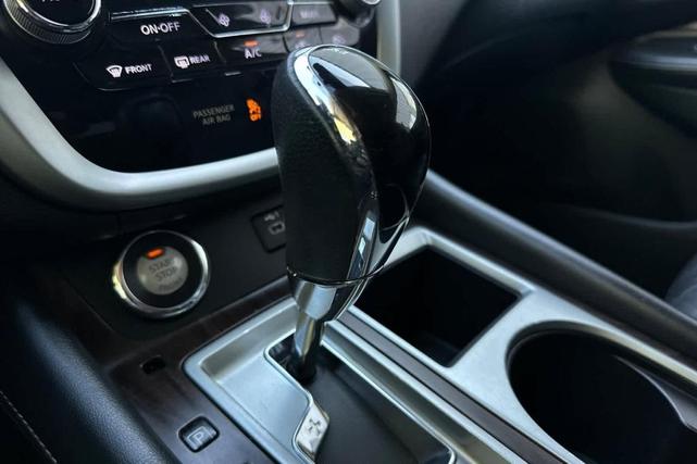 Photo of 2020 White Nissan Murano