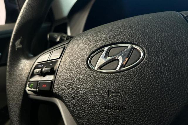 Photo of 2018 Black Noir Pearl Hyundai TUCSON