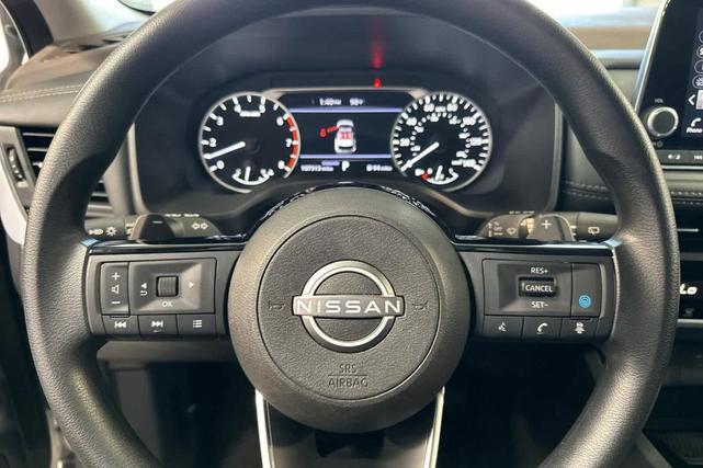 Photo of 2023 Brilliant Silver Metallic Nissan Rogue