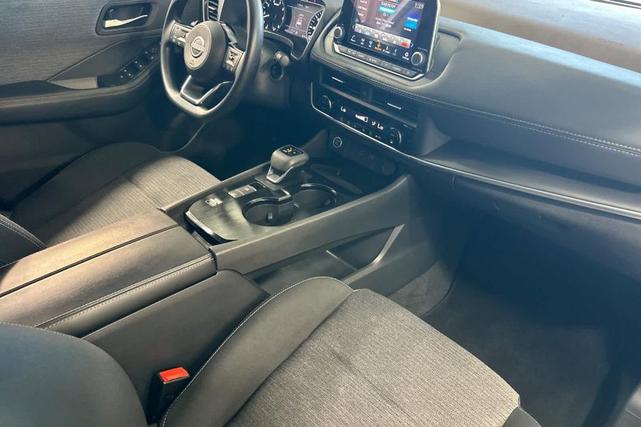 Photo of 2023 Brilliant Silver Metallic Nissan Rogue