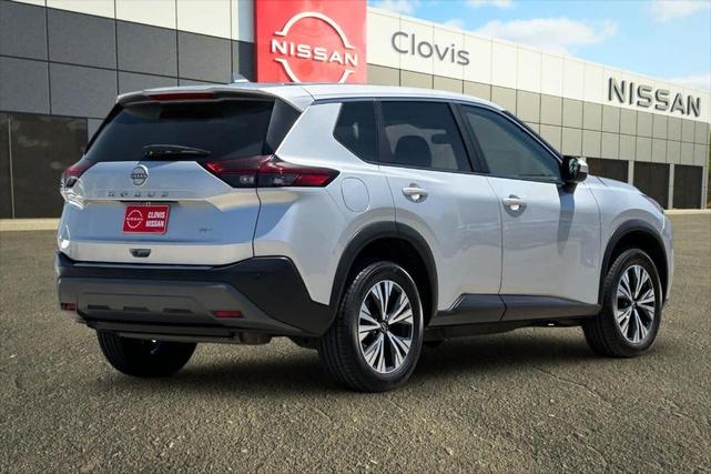 Photo of 2023 Brilliant Silver Metallic Nissan Rogue