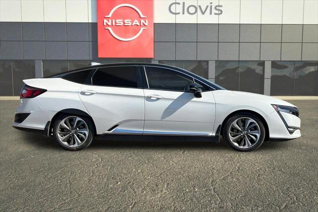 Photo of 2019 Platinum White Pearl Honda Clarity Plug-In Hybrid